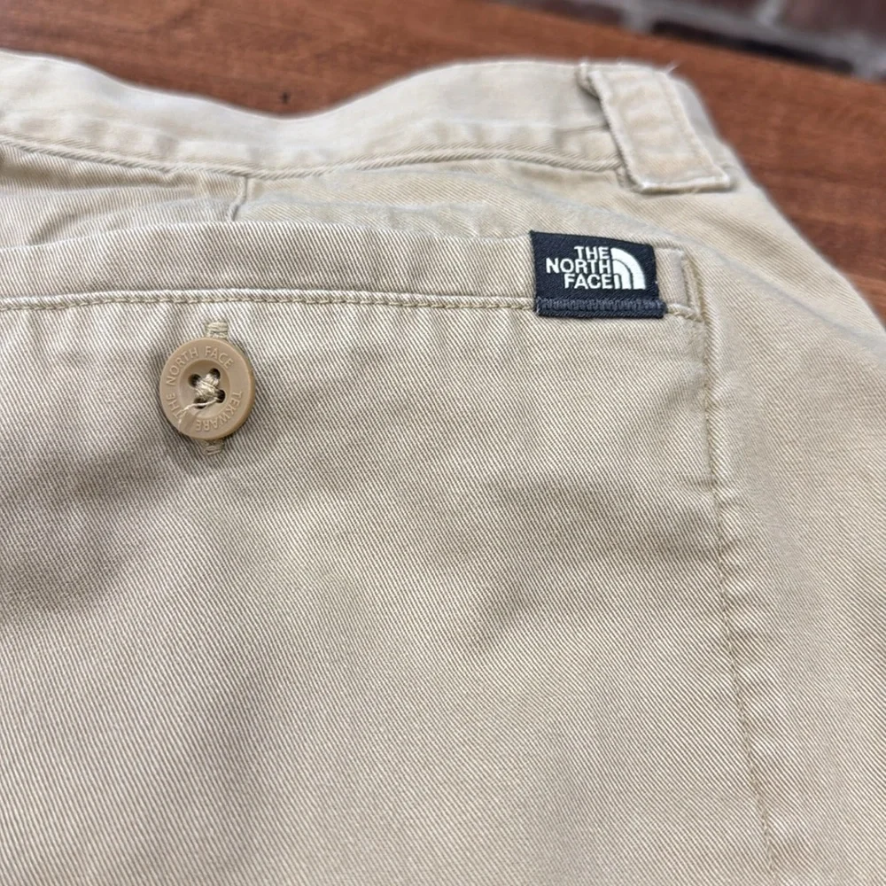 The North Face Men's Beige Flat Front Shorts